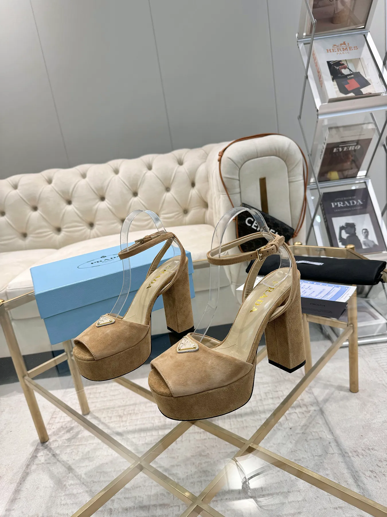 👟👟Ex-factory price 600👟👟 (imitation leather bottom-20) New arrival 👉Ready stock👈Remove the original board and make a 1:1 replica‼ ️The highest version ✅ Prada's early spring catwalk hot style 😘The latest spring style Thick heel square toe water platform series (genuine leather outsole) (simulated leather sole) A must-have for goddesses, super beautiful on the feet 👉The upper is made of imported original sheep leather, soft and textured, lining + foot pads, imported sheepskin lining, breathable and comfortable, private model water platform, heel, water platform 4M, heel height 13M Code number 35M-39M (34 40 41 42 43 is custom-made and cannot be returned or exchanged)